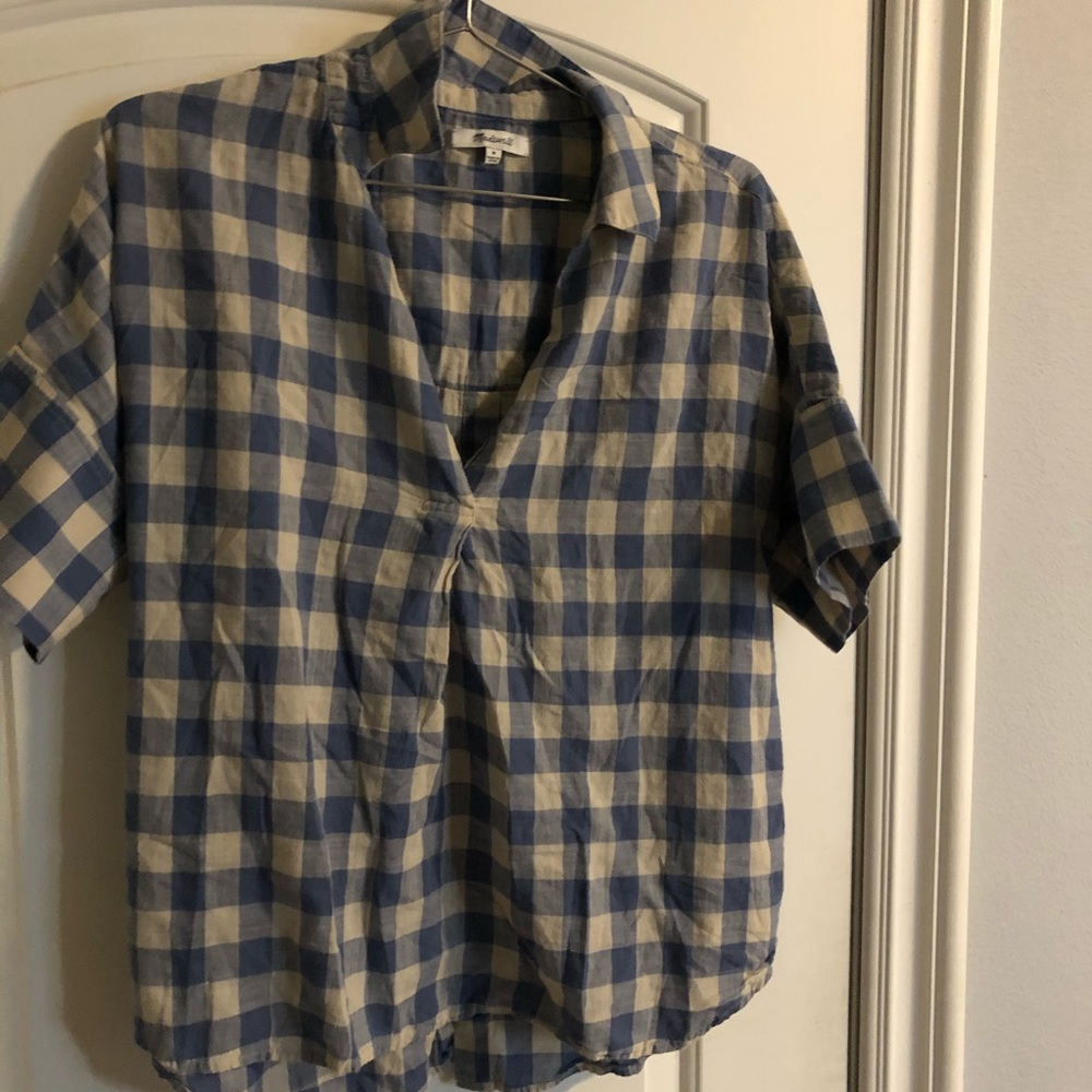 Buttoned Back Courier Top